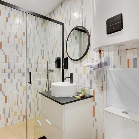 Bright Modern Apartement Menilmontant * Paris