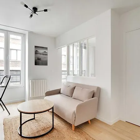 Bright Modern Apartement Menilmontant Holiday home
